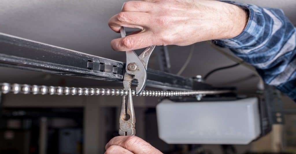 garage door chain loose